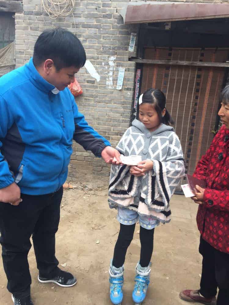 呂增文同志資助貧困戶